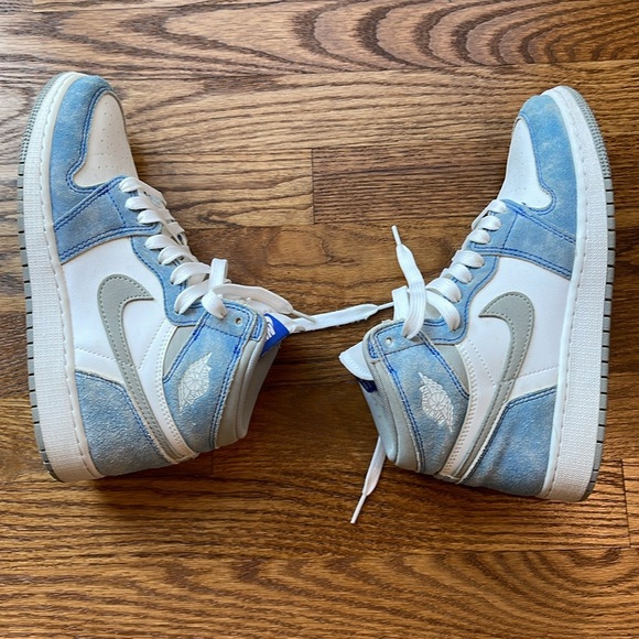 Jordan 1 Retro High Hyper Royal Smoke Grey - Picture 8 of 15